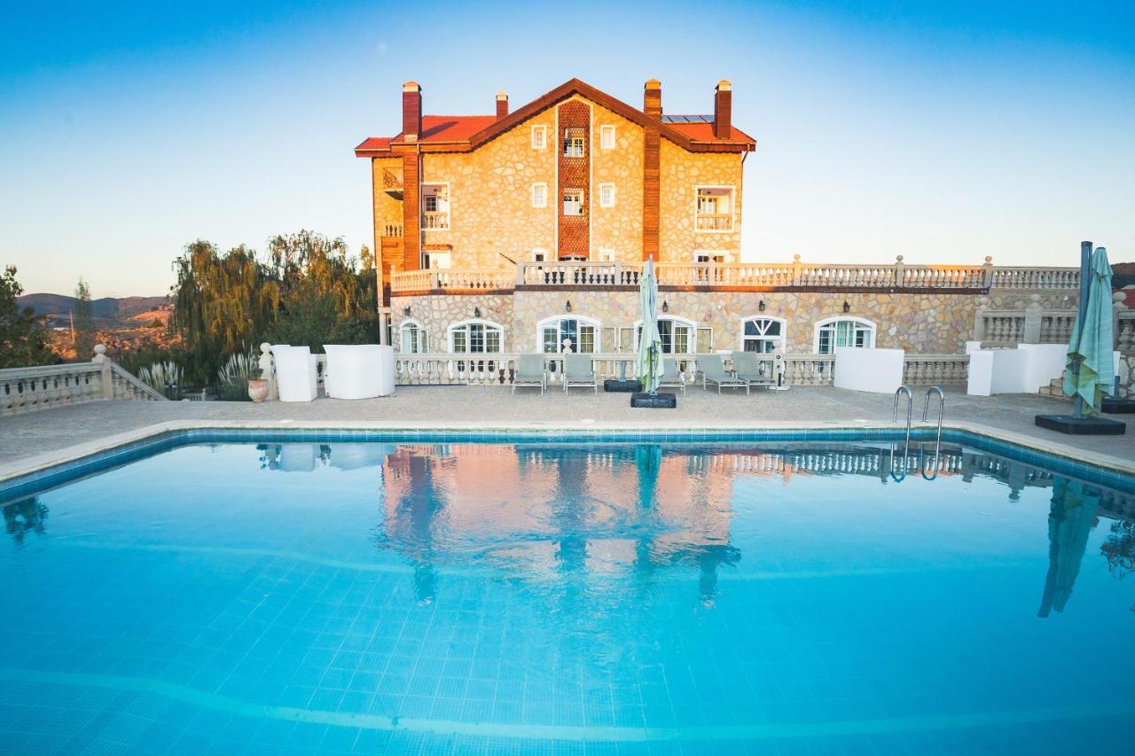 Le Palais Des Cerisiers Hotel Azrou Exterior foto