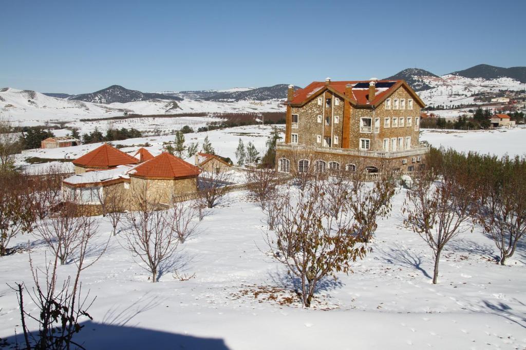 Le Palais Des Cerisiers Hotel Azrou Exterior foto