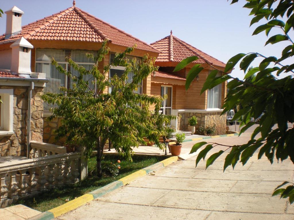 Le Palais Des Cerisiers Hotel Azrou Exterior foto